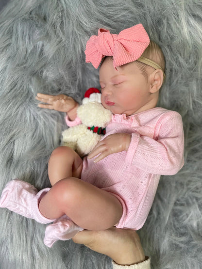 Laura Realistické Ready Made Reborn Baby Doll Ručně vyrobené zakořeněné vlasy