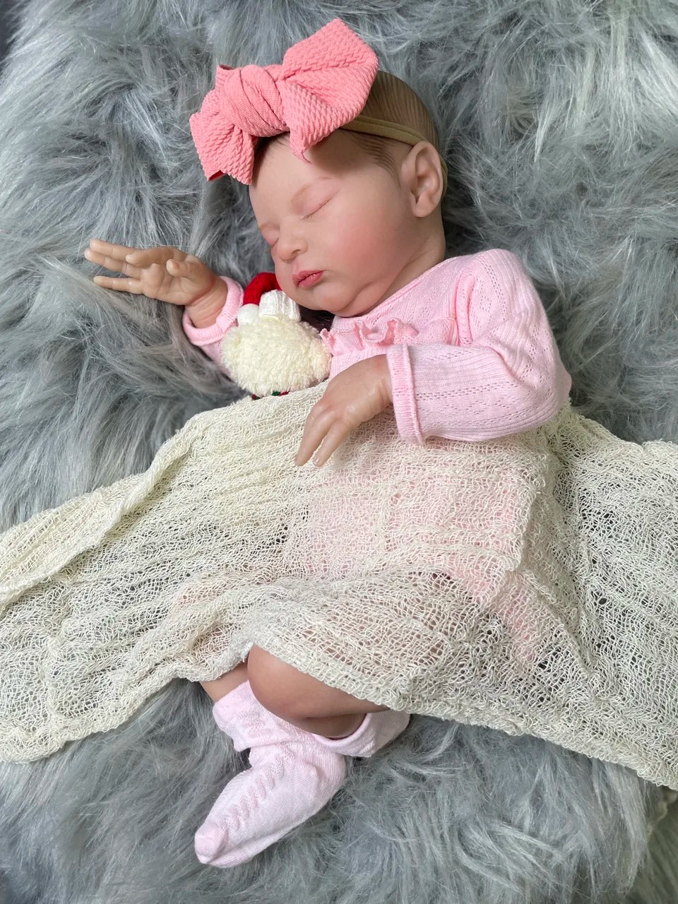 Laura Realistické Ready Made Reborn Baby Doll Ručně vyrobené zakořeněné vlasy